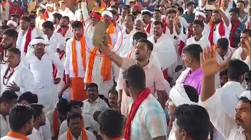 ಸೇವಾಲಾಲ್ ಜಯಂತಿ ವೇದಿಕೆಯಲ್ಲಿ ಡಿಸಿಎಂ ಡಿಕೆಶಿಗೆ ಚಪ್ಪಲಿ ಪ್ರದರ್ಶನ? – ಶಾಕಿಂಗ್ ಘಟನೆ!