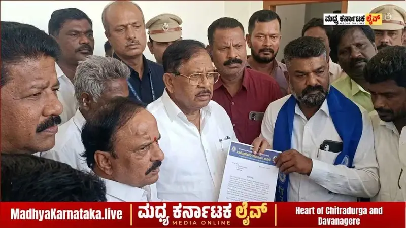 ಚಳ್ಳಕೆರೆ: ಒಳ ಮೀಸಲಾತಿ ಜಾರಿಗೆ ಆಗ್ರಹಿಸಿ ದಲಿತ ಸಂಘಟನೆಗಳ ಒತ್ತಾಯ; ಗೃಹ ಸಚಿವರಿಗೆ ಮನವಿ