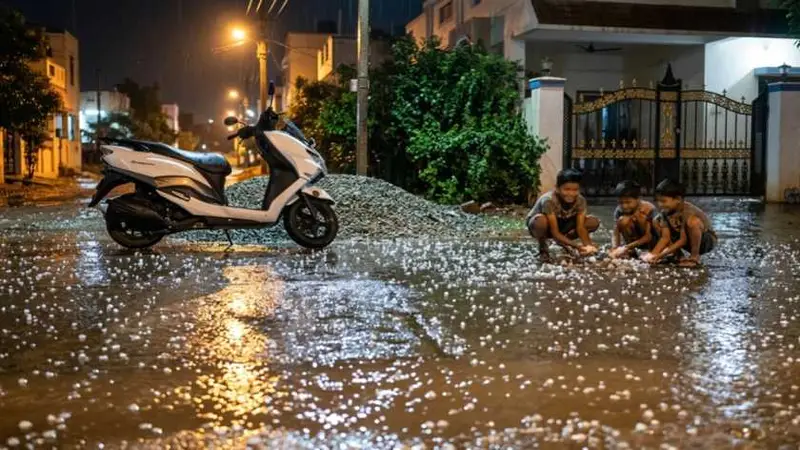 ಬೆಣ್ಣೆನಗರಿ ದಾವಣಗೆರೆ, ಹರಿಹರದಲ್ಲಿ ಅಕಾಲಿಕ ಮಳೆ: ಆಲಿಕಲ್ಲು ಮಳೆಗೆ ಸಿಕ್ಕಿತು ಬೇಸಿಗೆಯ ಬಿಸಿಯಿಂದ ಮುಕ್ತಿ!