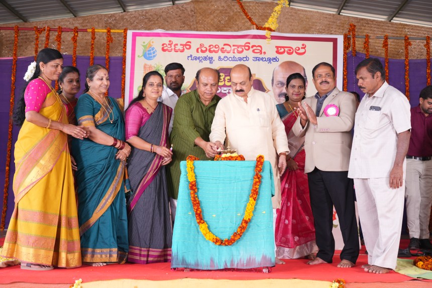 ಸಂಕ್ರಾಂತಿ ಸಂಭ್ರಮ, ಮಕ್ಕಳ ಸಂತೆ | ಸಂಸದ ಬಸವರಾಜ ಬೊಮ್ಮಾಯಿ ಭಾಗೀ